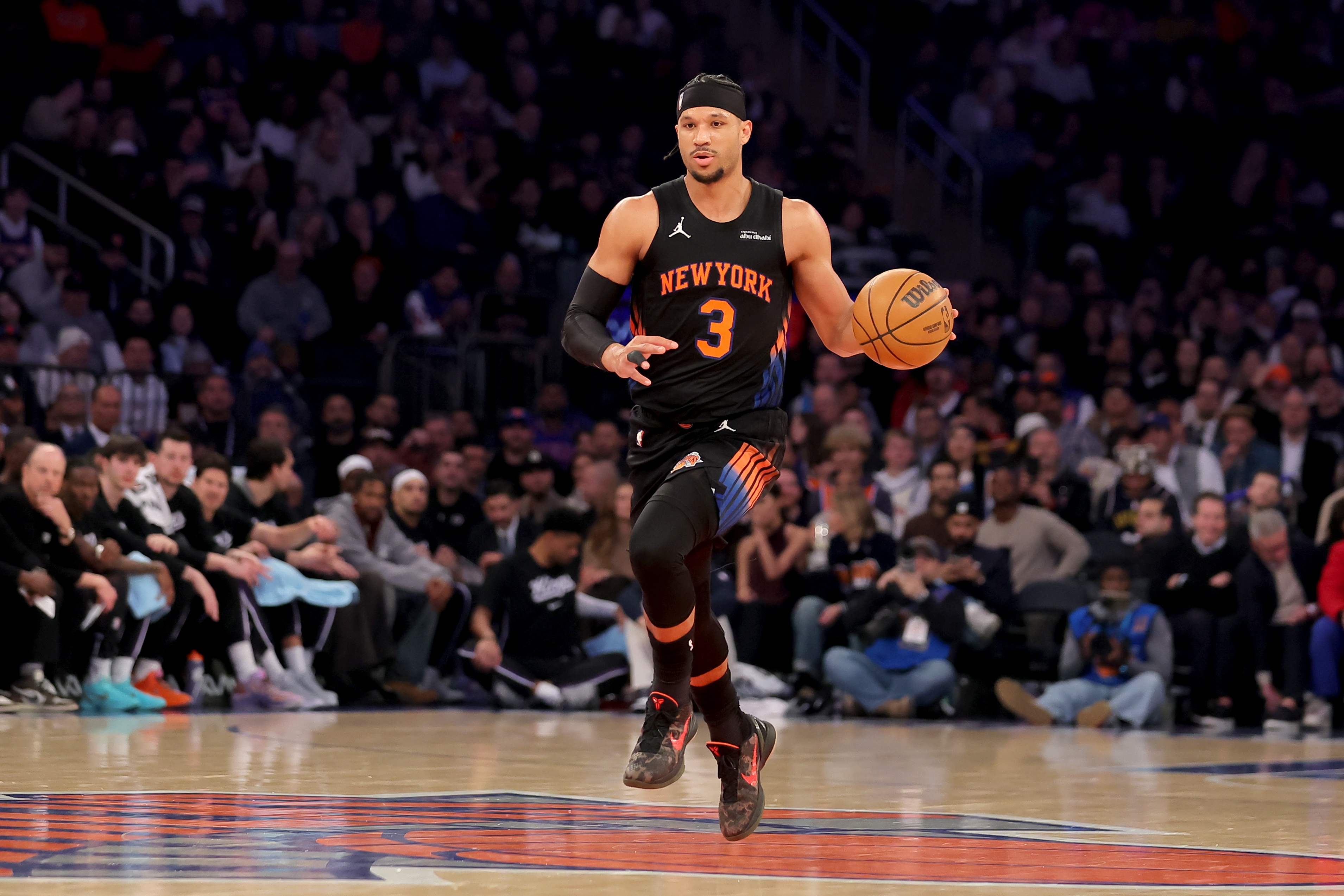 哈特：文班天赋高 我们也有很多防守好的球员 防守是我们立身之本